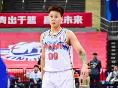 CBA：某队主场迎战老对手，激情四溢
